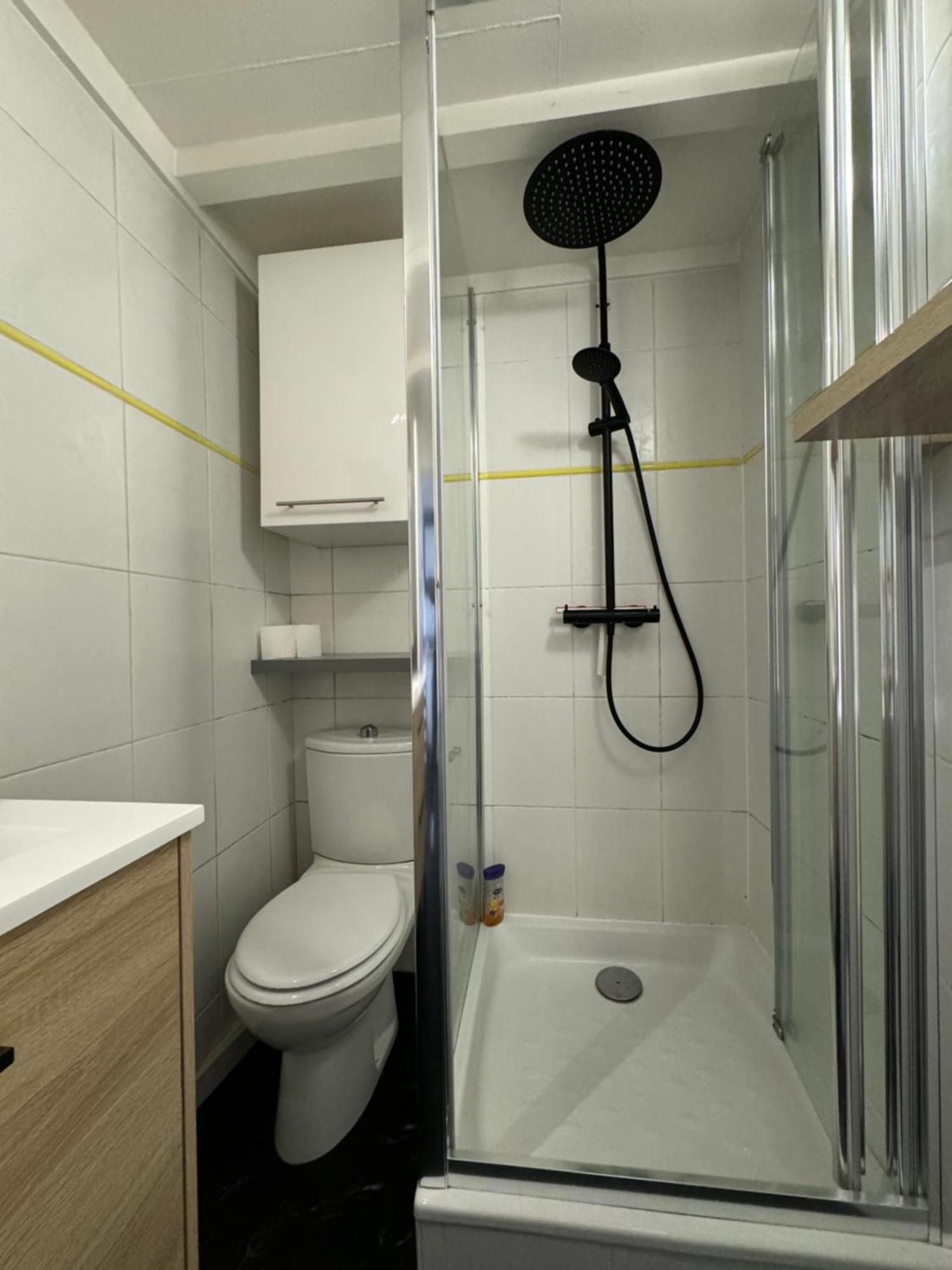 Le Noir Bois Et Blanc - Studio - Wifi - Centre Ville - Entree Autonome Quimper Extérieur photo